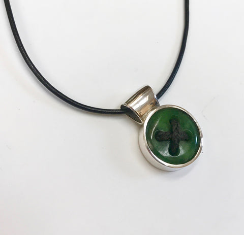 pounamu stitch pendant