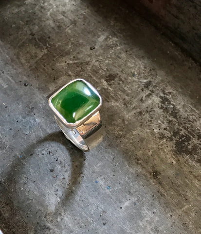 pounamu signet ring (med green)