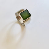 pounamu signet ring (mid green)