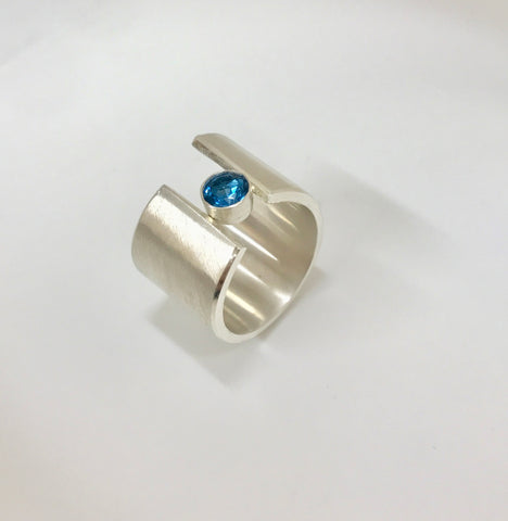wave ring - london blue topaz